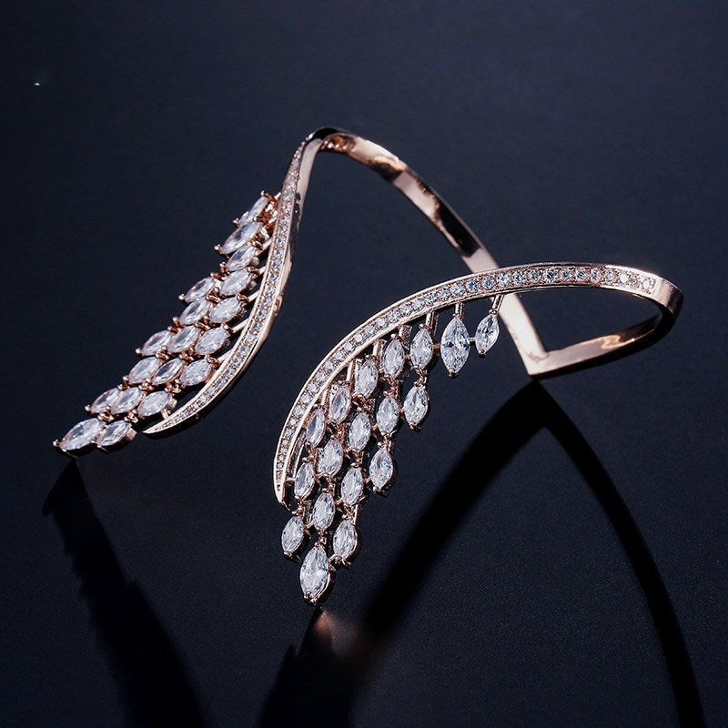 18k White Gold Plated Angel Wings Bracelet - Cubic Zirconia Luxury Bangle